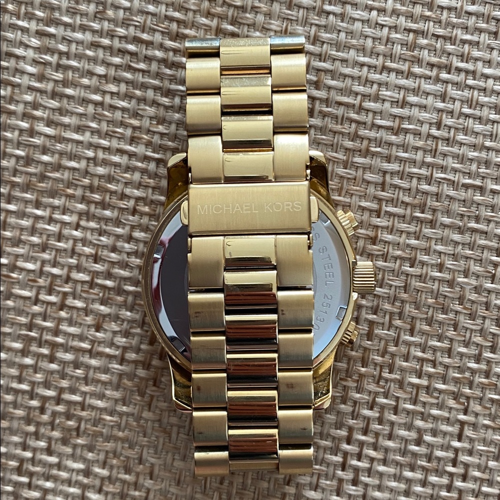 Michael Kors Gold-Tone Men's oversized Chronograph Watch NWT - Picture 6 of 10